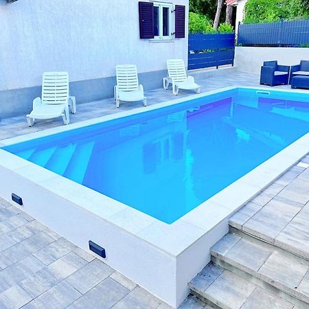 Adria Holiday Home Пинезичи Экстерьер фото