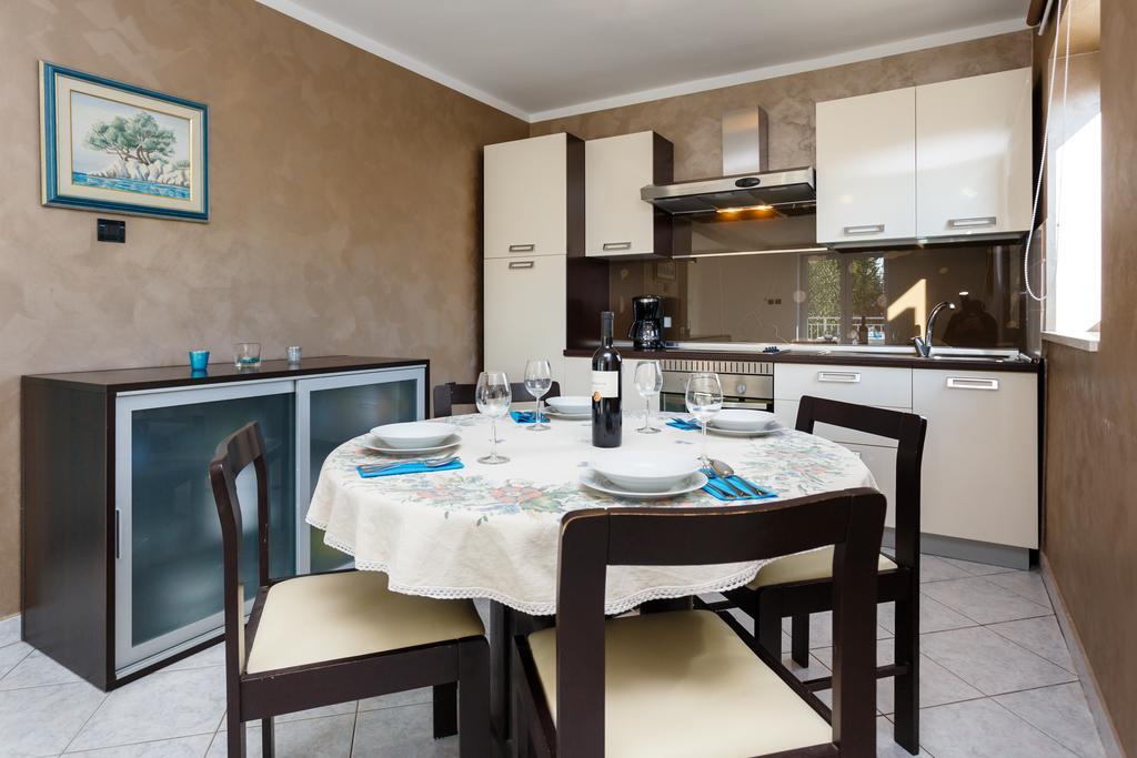 Adria Holiday Home Пинезичи Экстерьер фото